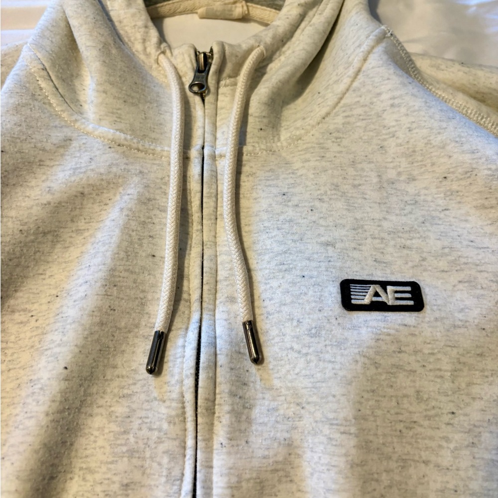 American Eagle Outfitters Men's Light Gray Zip-Up Sweater